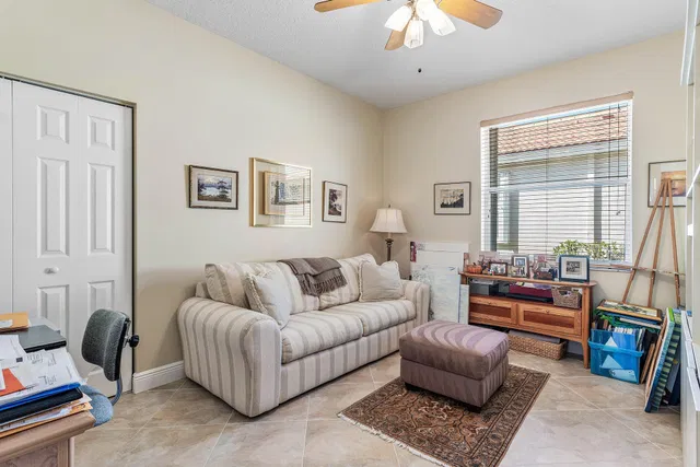  Residence photo 17