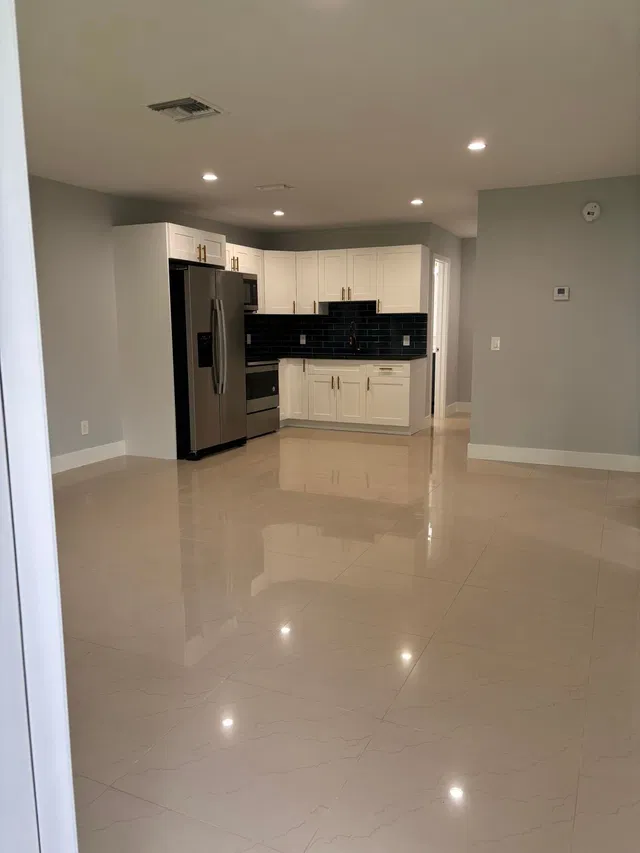 Residence photo 3