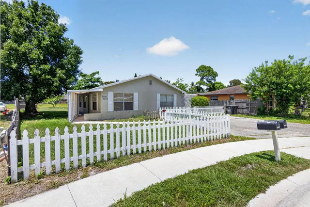 Residence photo 2