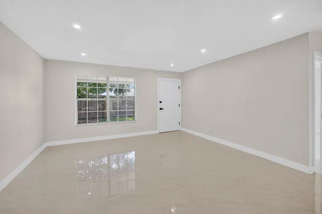 Residence photo 5