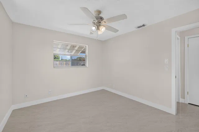 Residence photo 17