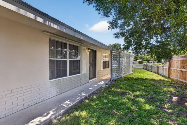 Residence photo 26