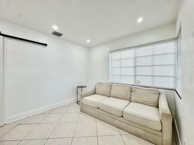 Unit A photo 5