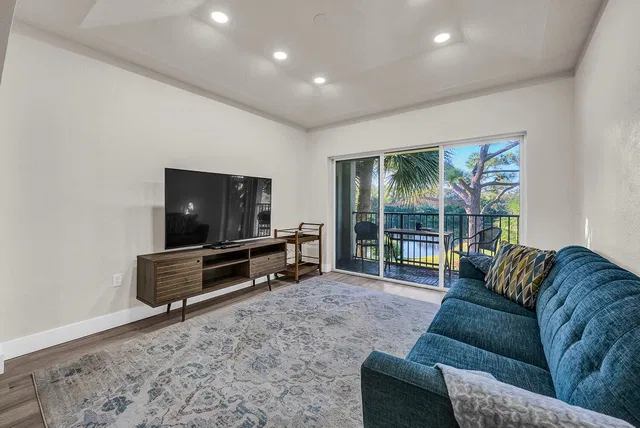 Residence photo 11