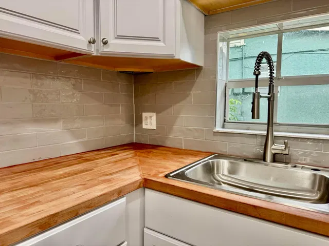 Residence photo 2