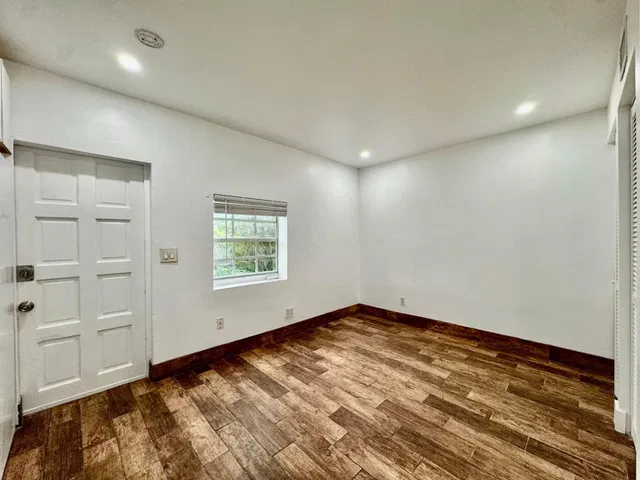 Residence photo 3