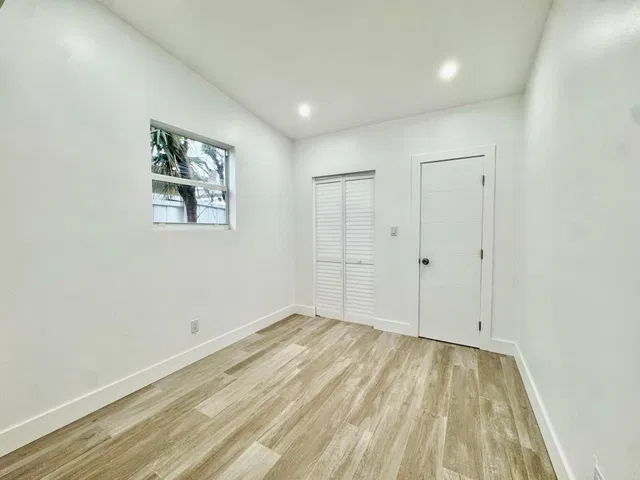 Residence photo 12