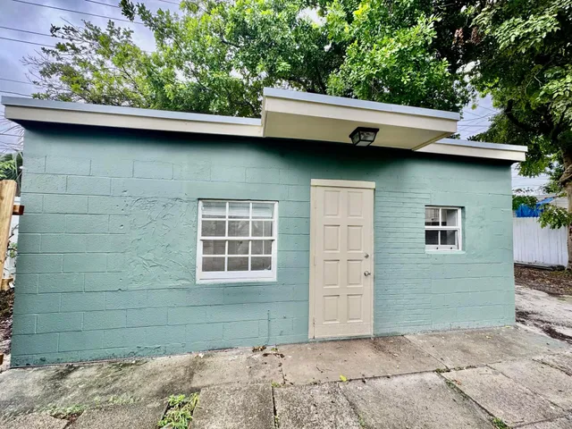 Residence photo 16