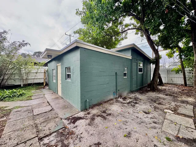 Residence photo 17