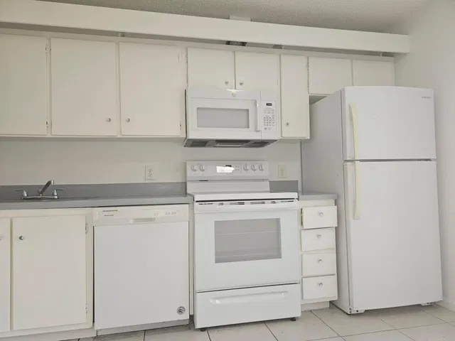 Unit A photo 6