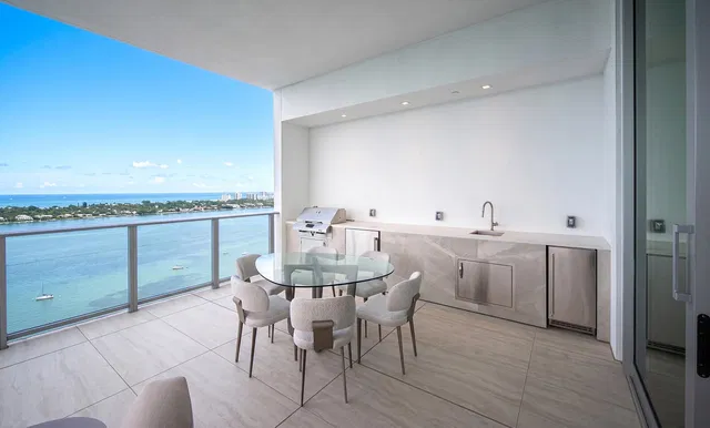 Alba Palm Beach Unit 2101 photo 4