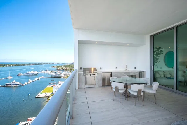 Alba Palm Beach Unit 2101 photo 5