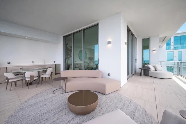 Alba Palm Beach Unit 2101 photo 6