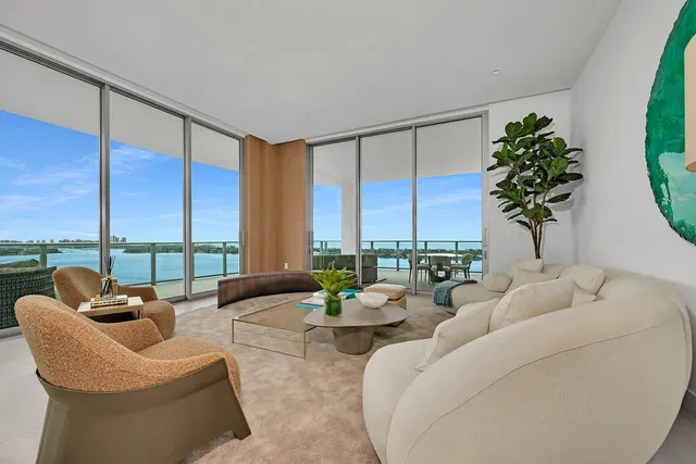 Alba Palm Beach Unit 2101 photo 11