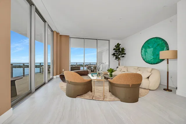 Alba Palm Beach Unit 2101 photo 12