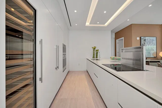 Alba Palm Beach Unit 2101 photo 23