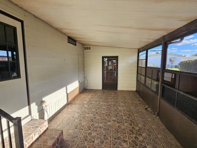 Residence photo 4