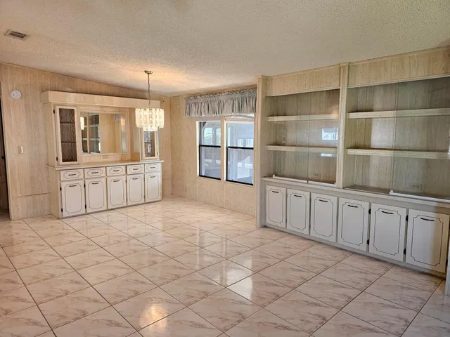 Residence photo 7