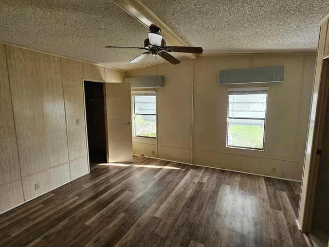 Residence photo 18