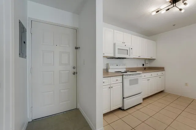 Unit 215 photo 2