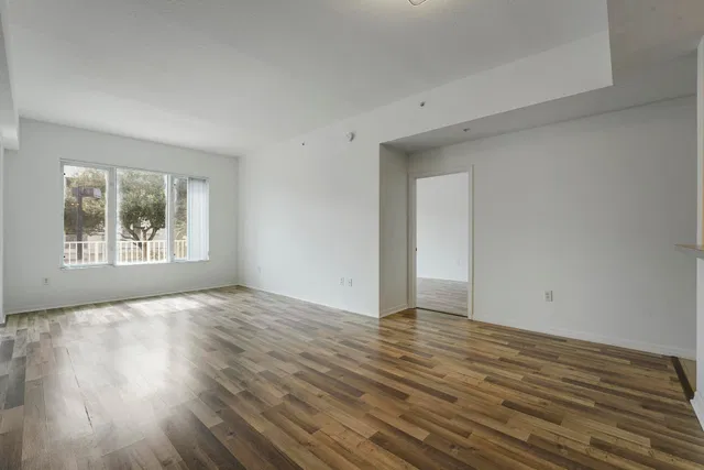 Unit 215 photo 6