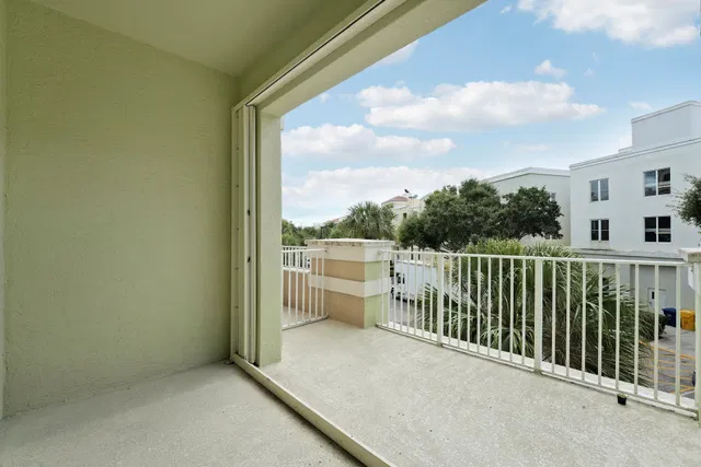 Unit 215 photo 17