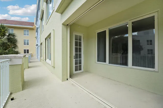 Unit 215 photo 18