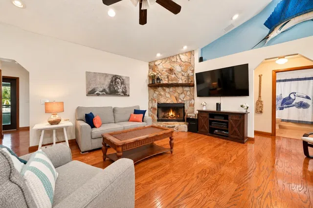  Residence photo 5