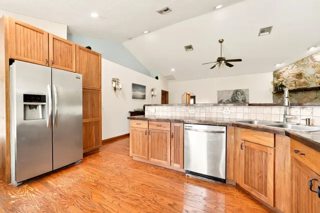  Residence photo 9