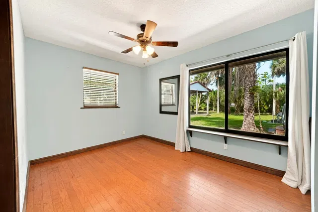  Residence photo 15