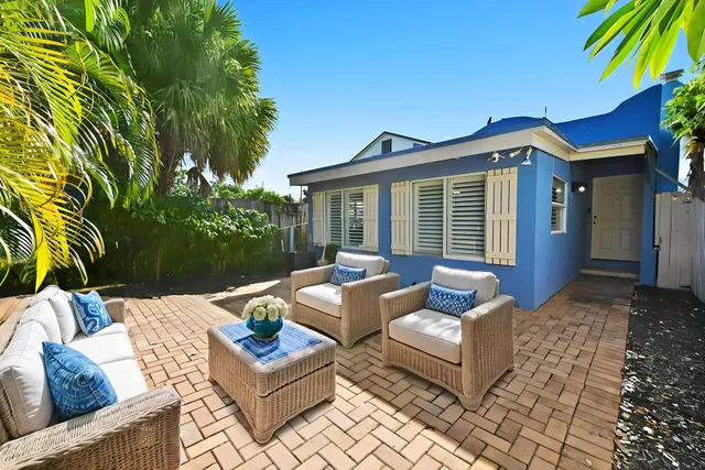 Residence photo 2
