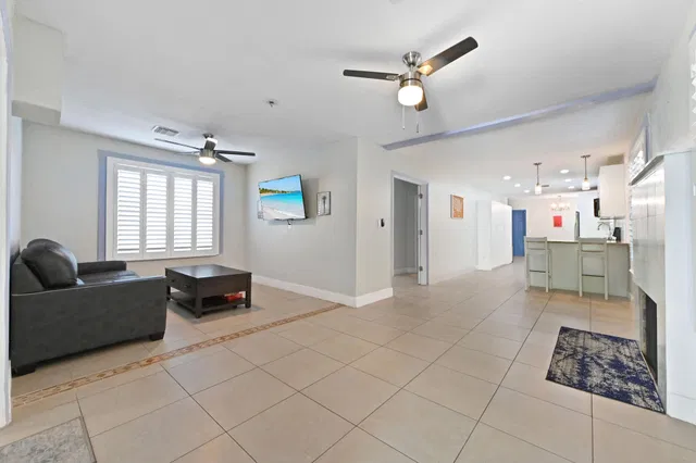 Residence photo 4
