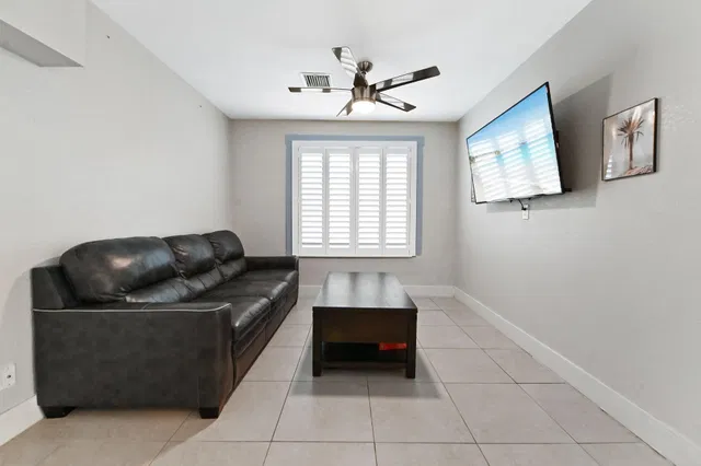 Residence photo 5