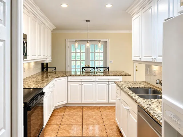  Residence photo 9