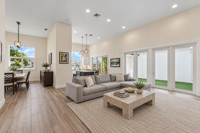 Woodfield Country Club Residence photo 3