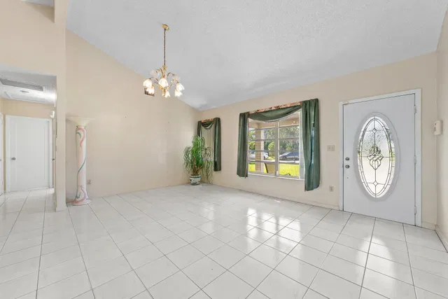 Residence photo 10