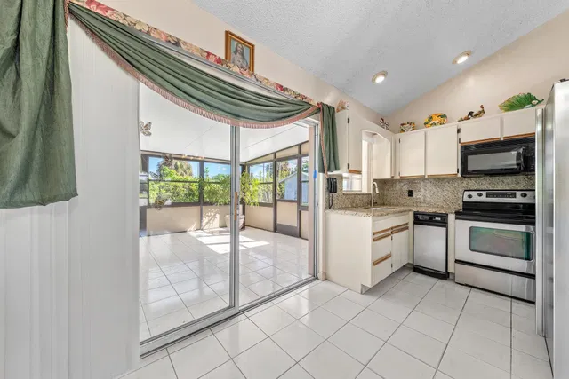 Residence photo 15