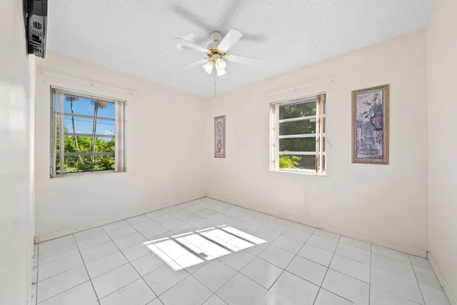 Residence photo 20