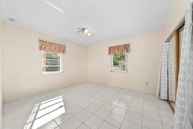 Residence photo 21