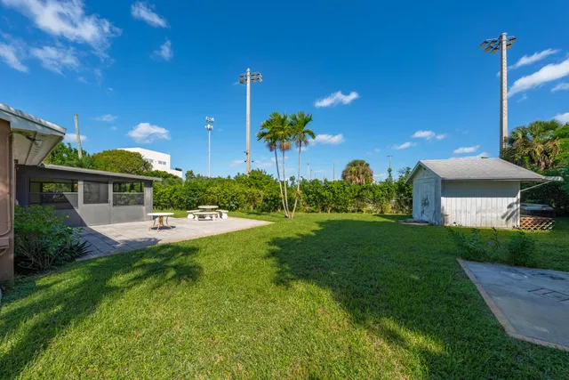 Residence photo 25
