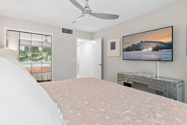In-Town Palm Beach Unit 2H photo 8