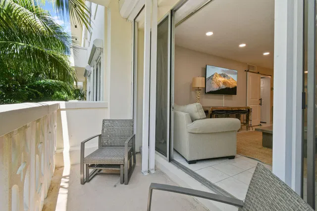 In-Town Palm Beach Unit 2H photo 11