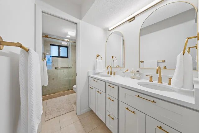 Unit 608 photo 19