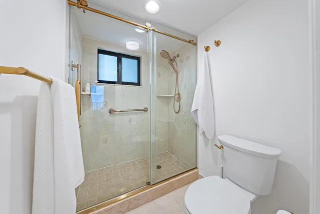 Unit 608 photo 20