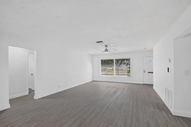  Residence photo 6
