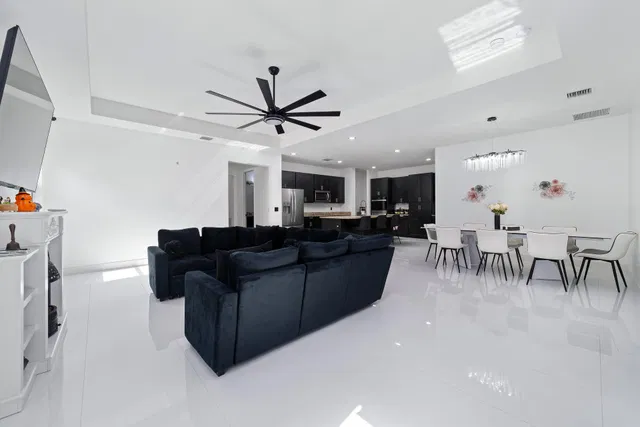  Residence photo 4