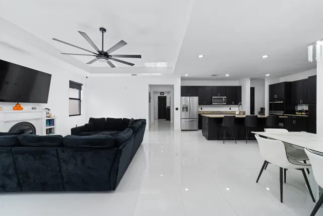  Residence photo 6