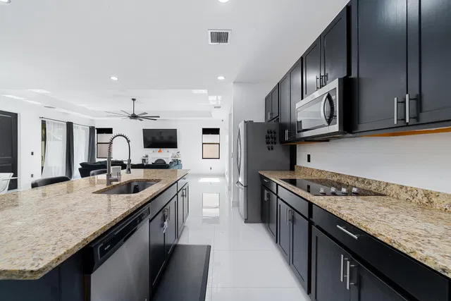  Residence photo 7