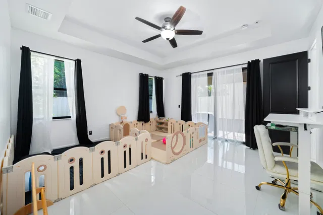  Residence photo 15