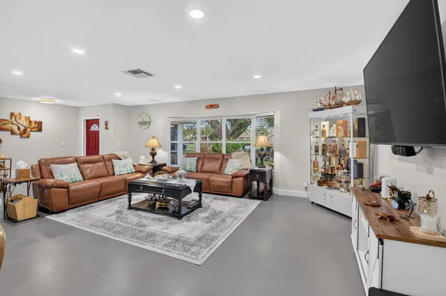 Residence photo 12
